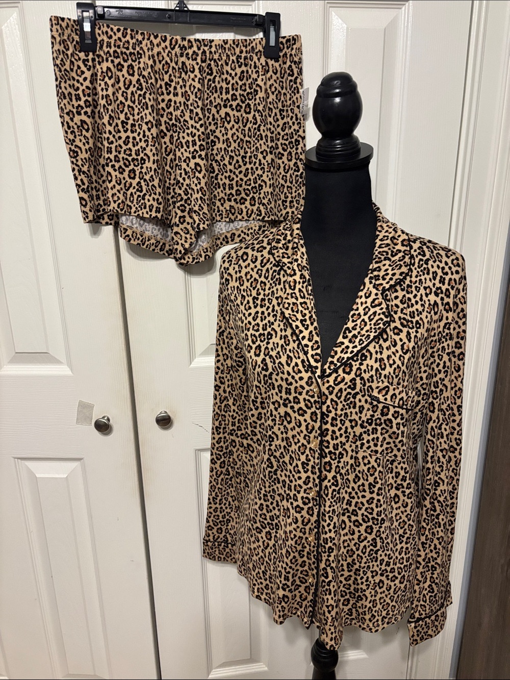 Nordstrom Rack Tranquility Leopard Pajama Set